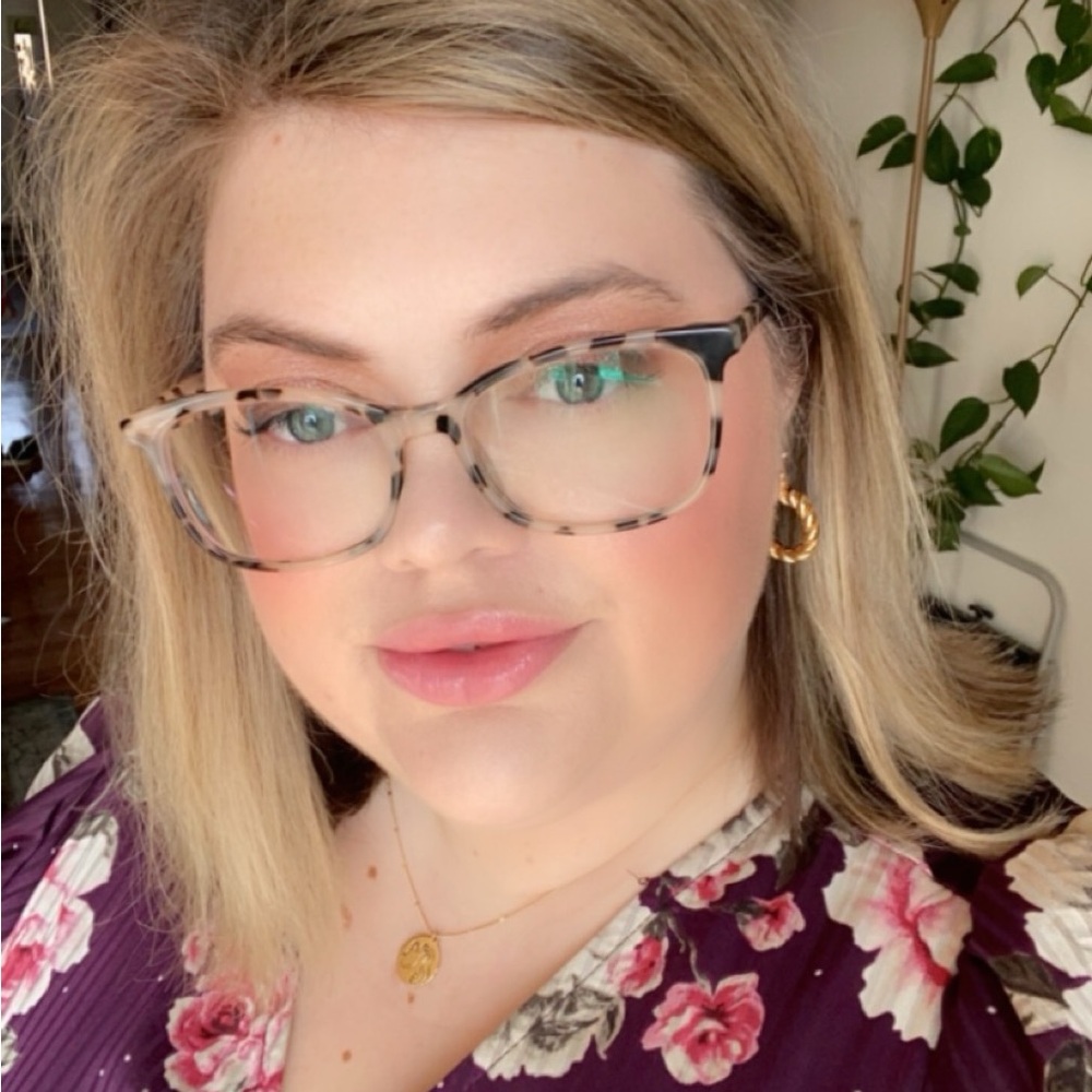 Meet your Posher, Isa